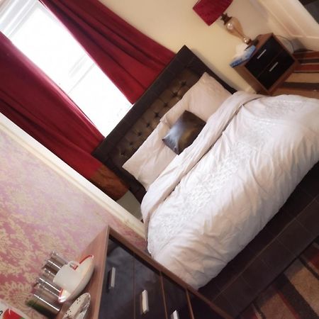 Red Carpet Guesthouse Редінг Екстер'єр фото